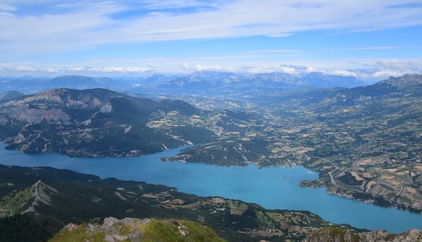 lac Serre-Ponçon montagne