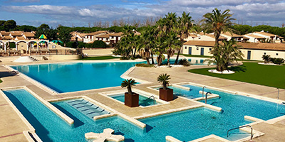 village de vacances france accès à la piscine