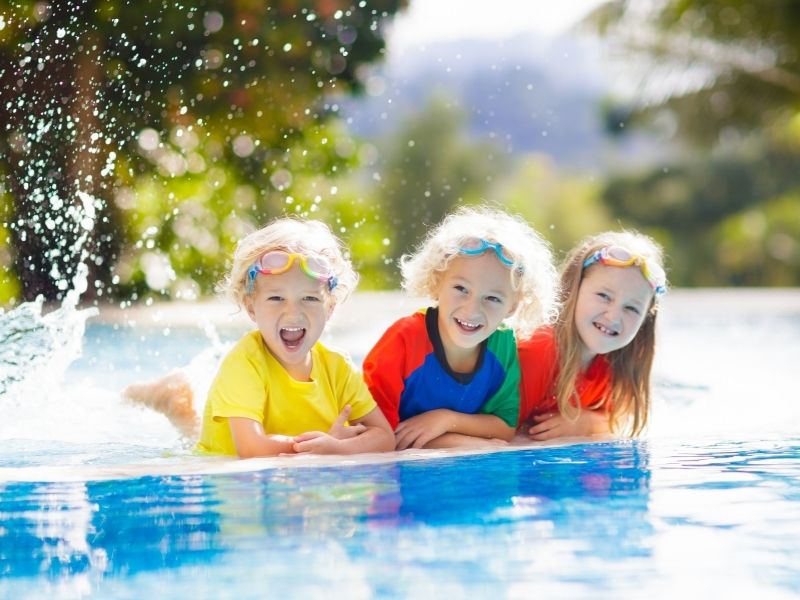 Camping en bord de mer avec piscine dans l'Hérault