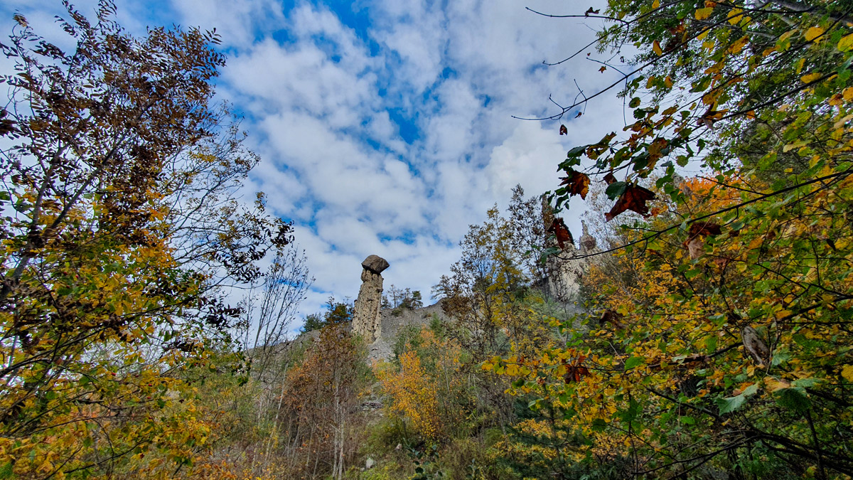 spot a decouvrir automne dans les alpes lac la roche 31