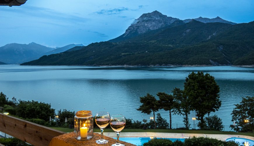 Location de vacances avec vue sur le lac de Serre-Ponçon